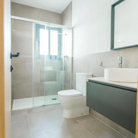 Moott Homes Casa De Leones Apto 2