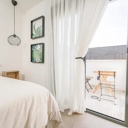 Moott Homes Casa De Leones Apto 2 * Almeria